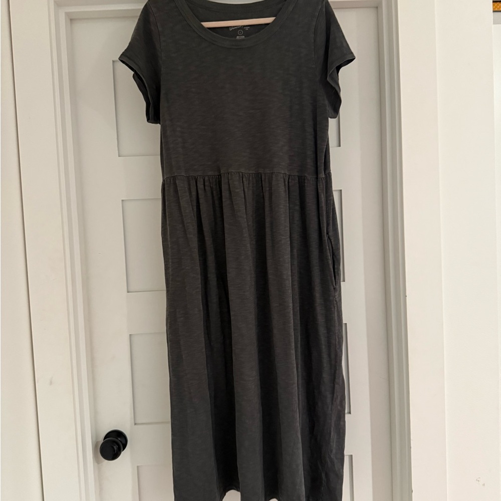 Universal Thread Dark Gray T-Shirt